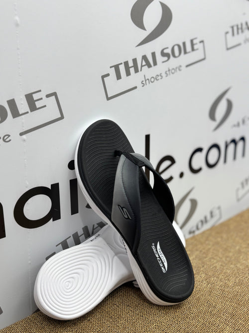 SKECHERS Arch Fit Radiance Women's Slipper