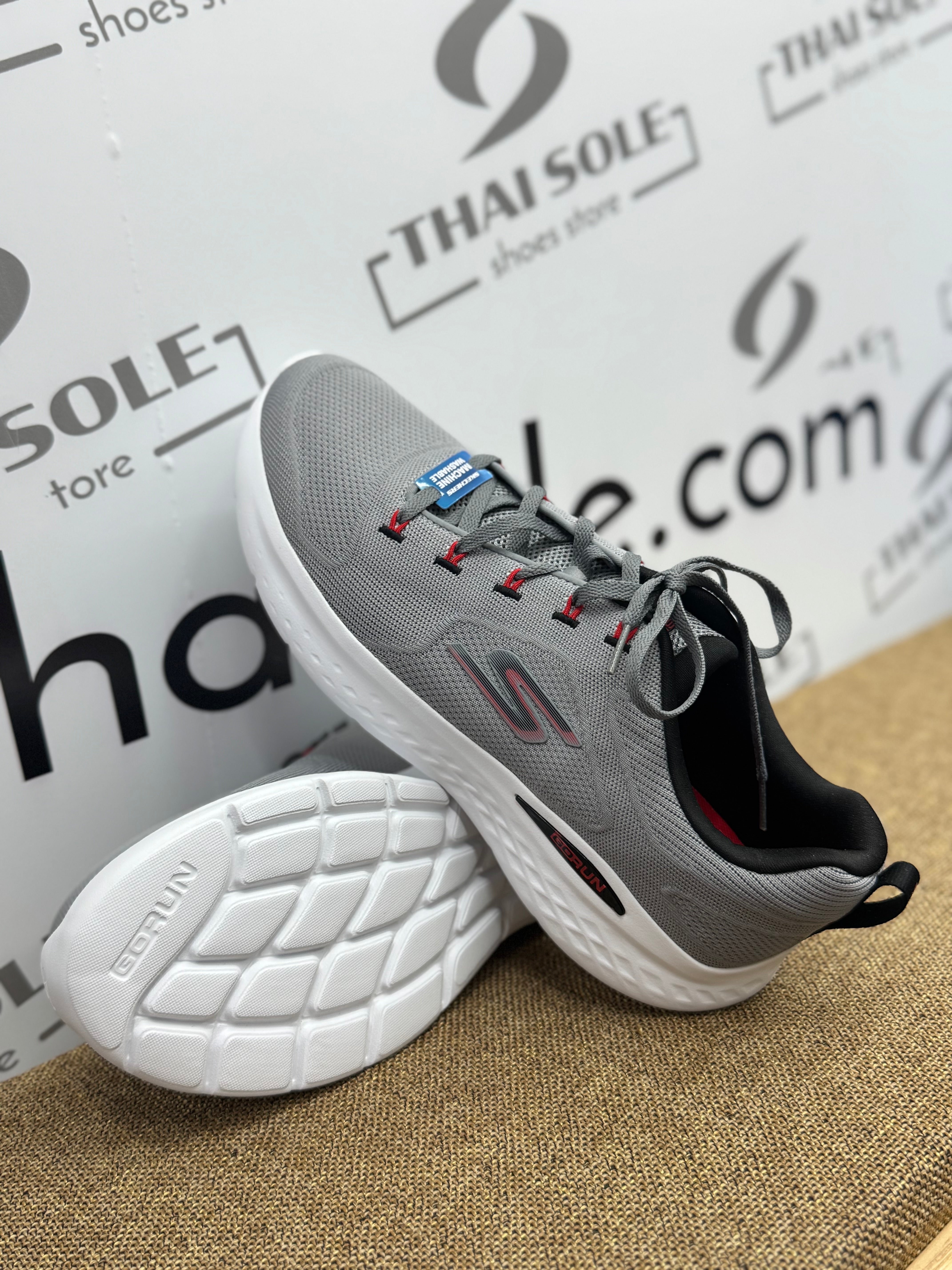 SKECHERS GO RUN Lite - Swiftness Men's Running Shoes