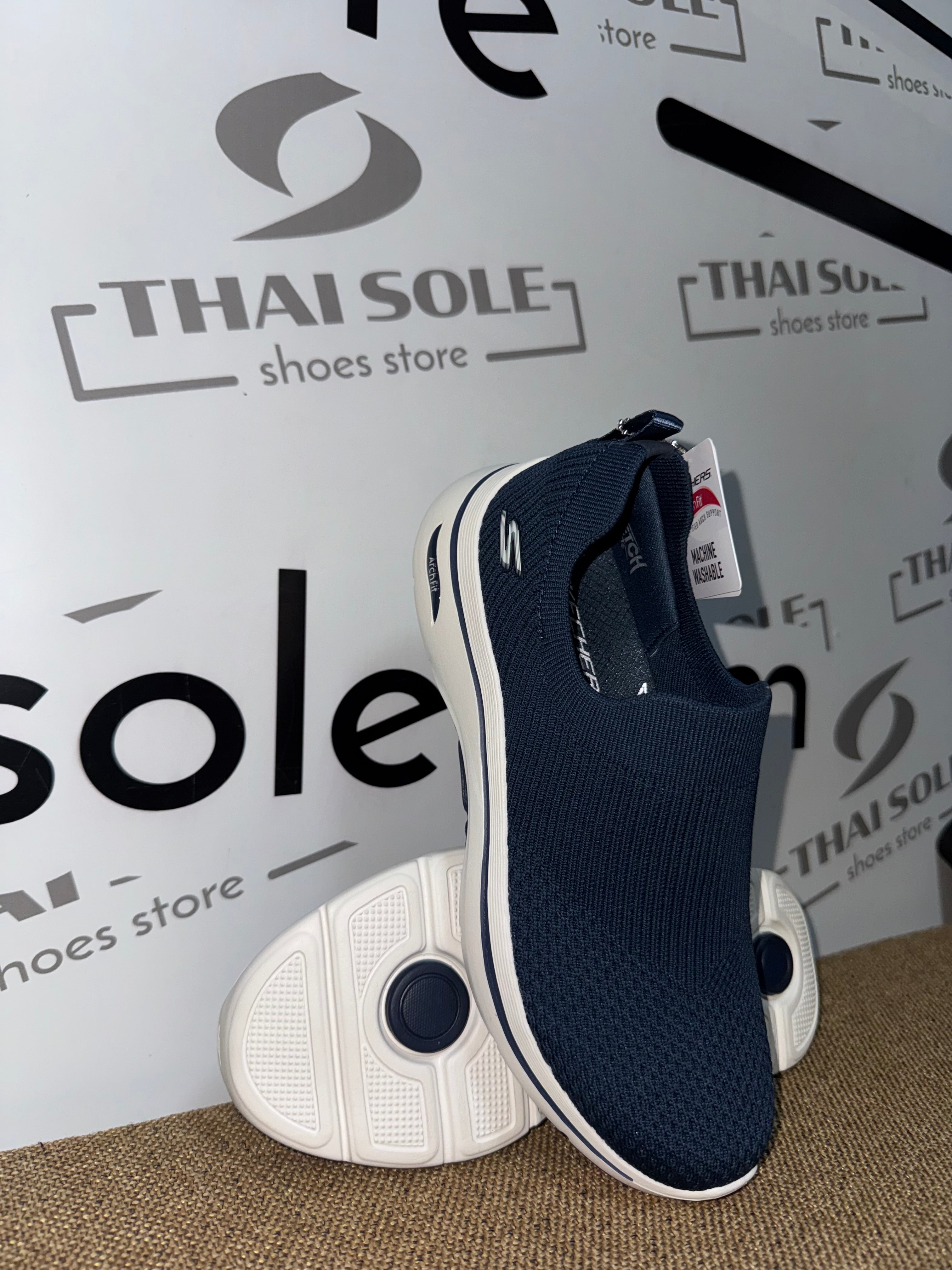 SKECHERS GO WALK Arch Fit 2.0 - Paityn Women's Shoes