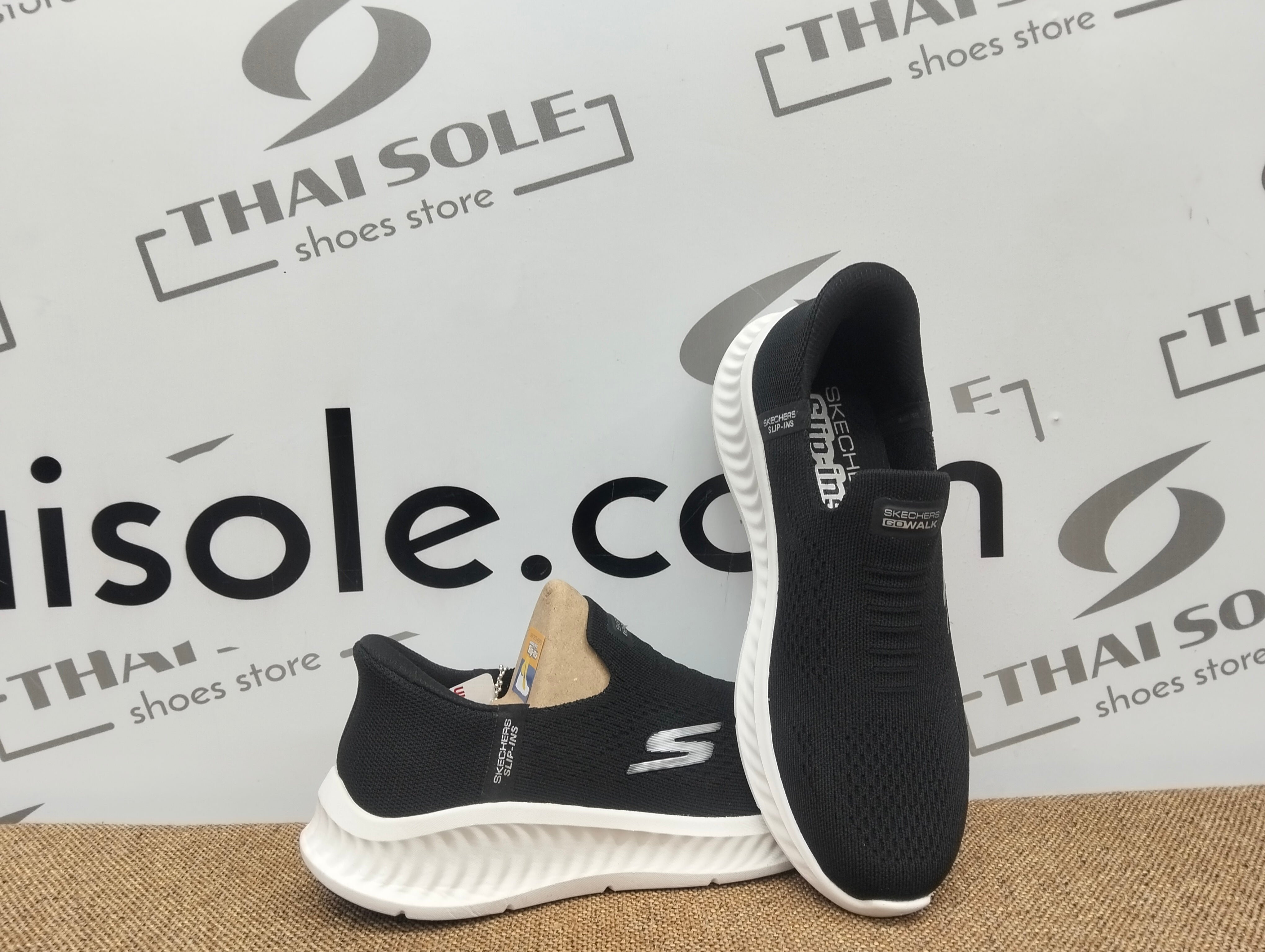 Slip-ins: GOwalk Now - Anahi