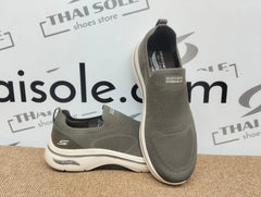 Go Walk Arch Fit 2.0 Extra Wide Fit